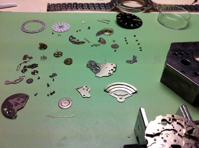 Nettoyage et lubrification d'un moteur de montre à Montpellier